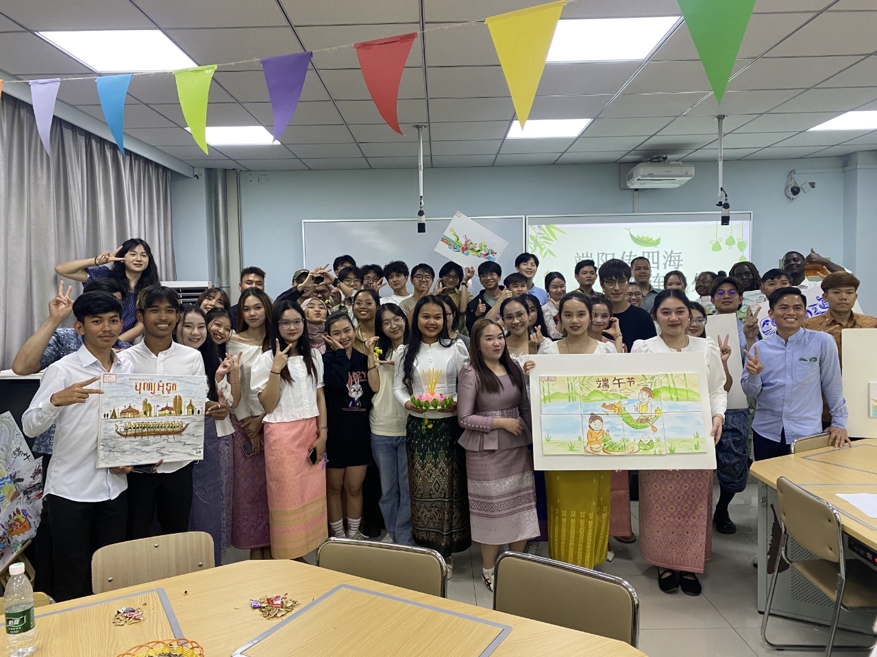 端午非遗进校园！建院30余名留学生体验中华文化魅力